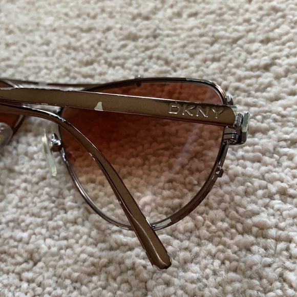 ✨SOLD✨ DKNY Aviators - Picture 9 of 11